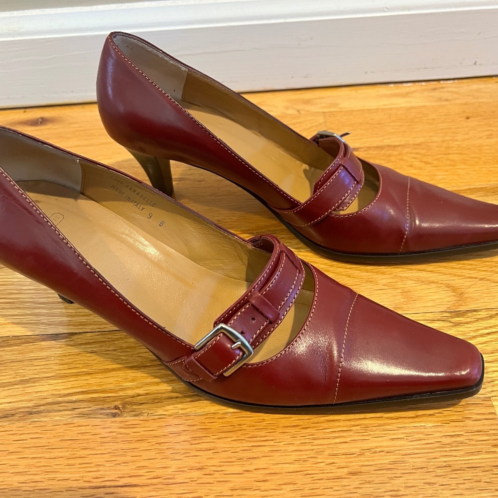 Coach Annabelle pumps